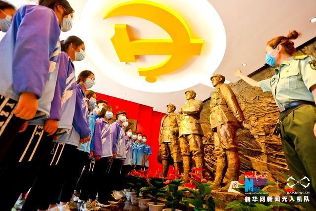 女孩被全班推举为文明之星后哭了,品德为何比学习更加重要?-解决你的疑惑